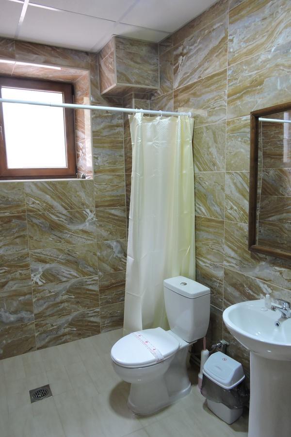 Lakeview Hotel And Resort Otesevo Exterior photo