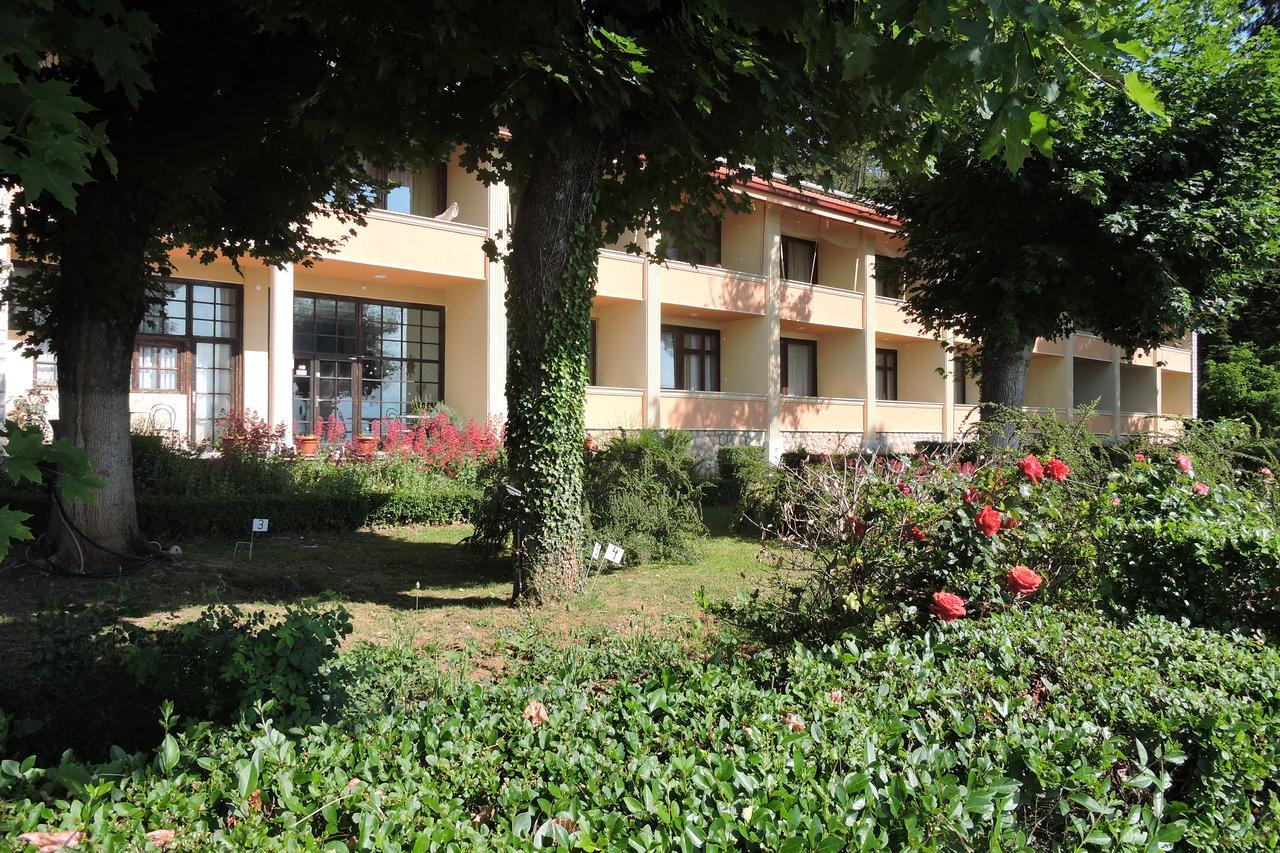 Lakeview Hotel And Resort Otesevo Exterior photo